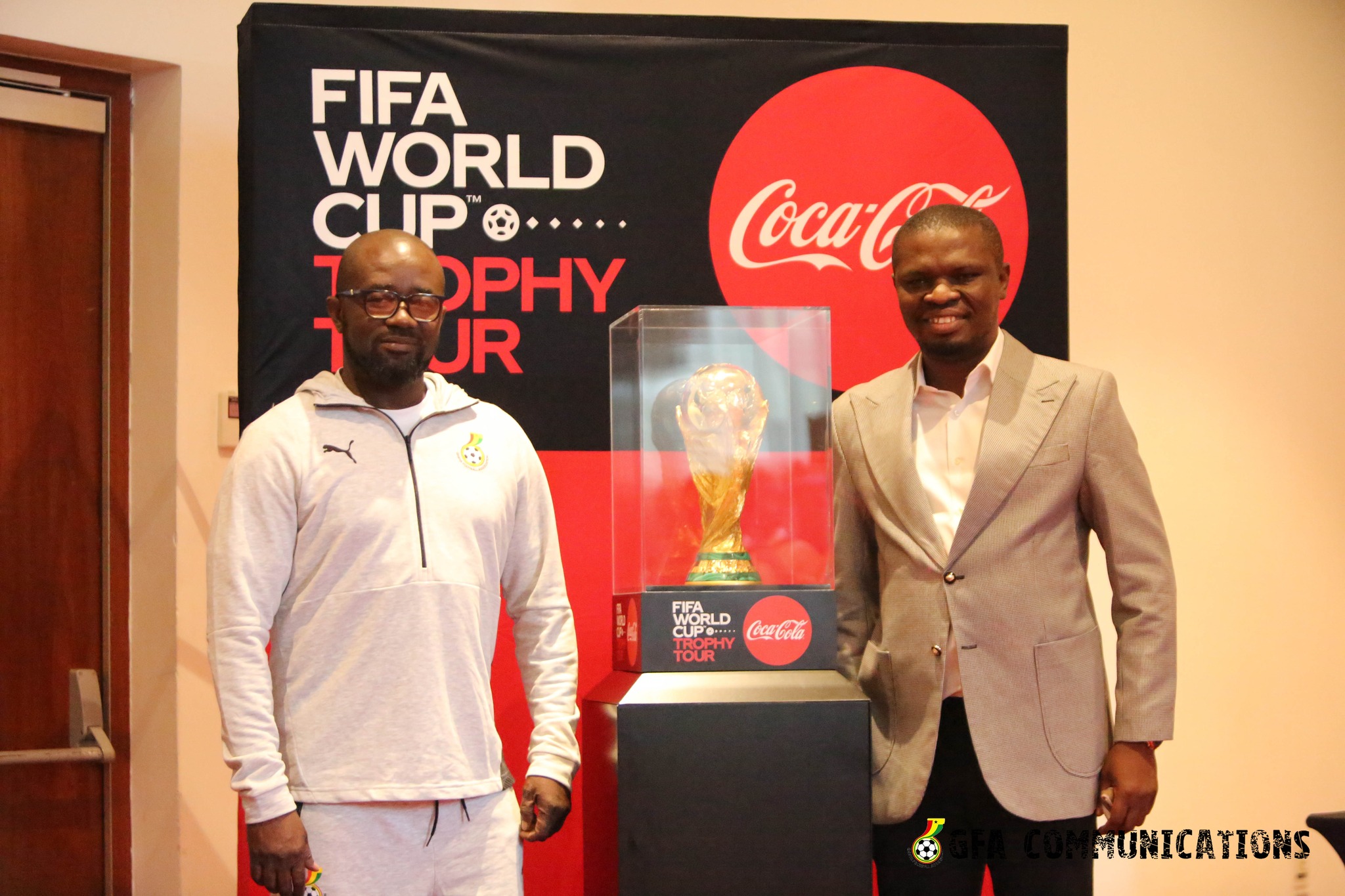 Fifa World Cup trophy, Ghana, Newcenta, football, Coca Cola, Ghana Football Association. FIFA trophy in Ghana, 2022 World Cup trophy, Qatar 2022, trophy tour