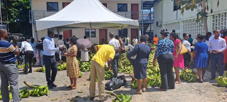 Ghanaians scramble for affordable foodstuff at MoFA