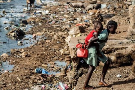 Cholera outbreak kills 6, infects 72 others