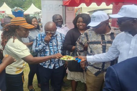 Hundreds of Ghanaians enjoy free FSRP grilled chicken at Farmers’ Day Exhibition