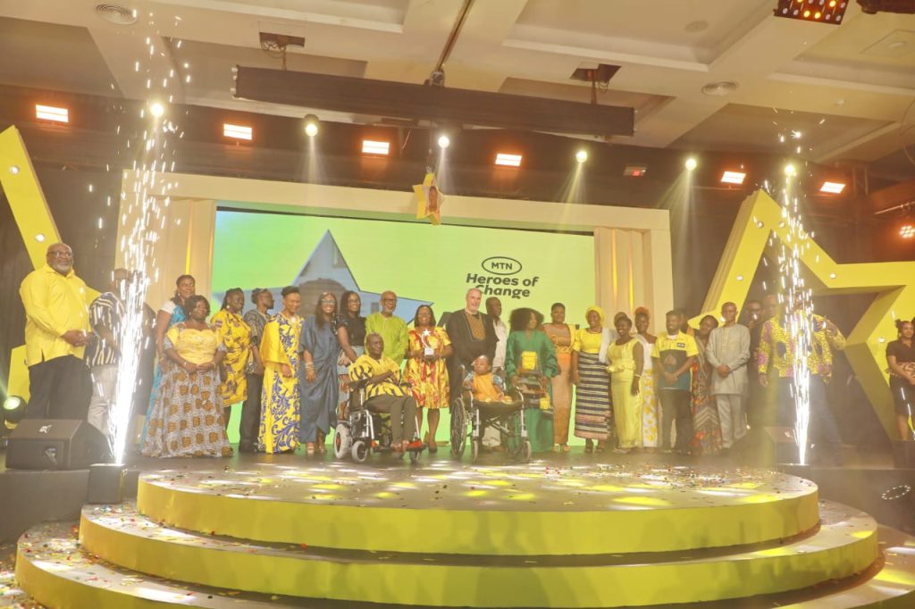 Group photograph of all award winners, MTN management team members