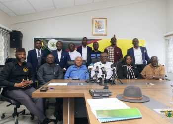 Captan Azumah boxing